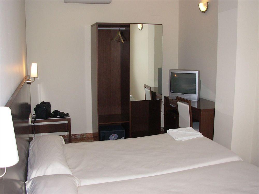 Hotel Marina Уэльва Экстерьер фото